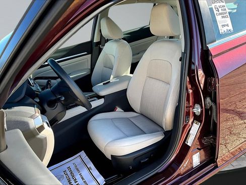 Used 2023 Nissan Altima 2.5 SV AWD/4WD image 23
