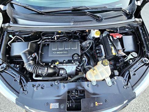 Used 2020 Chevrolet Sonic LT image 28