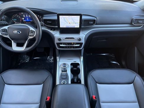 Certified 2023 Ford Explorer XLT w/ Equipment Group 202A AWD/4WD image 3