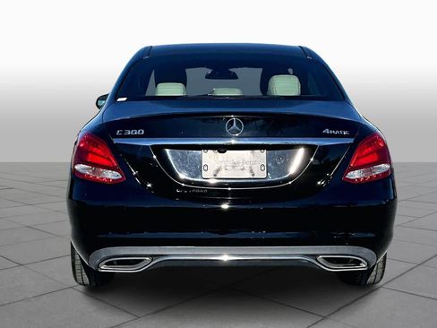 Used 2018 Mercedes-Benz C 300 4MATIC Sedan image 4