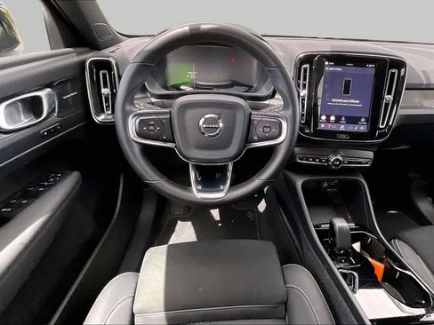 Used 2023 Volvo XC40 Recharge Ultimate AWD/4WD image 5