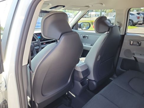 New 2027 Kia Seltos S FWD image 16