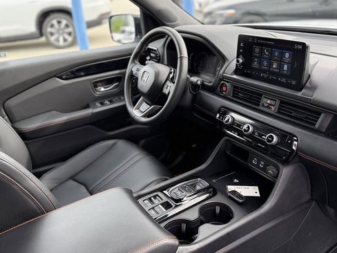 Certified 2025 Honda Pilot TrailSport image 45