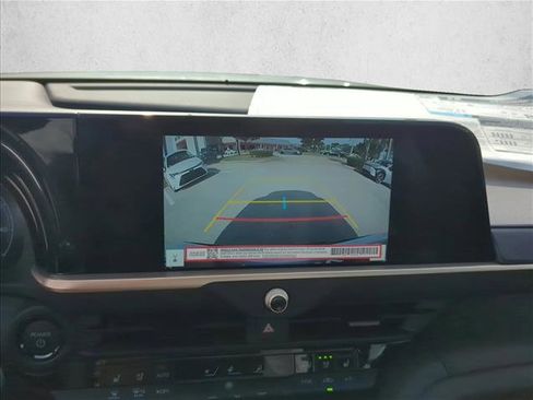 New 2025 Toyota Crown Signia image 21