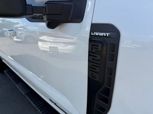 Used 2023 Ford F250 Lariat w/ Lariat Ultimate Package AWD/4WD image 10