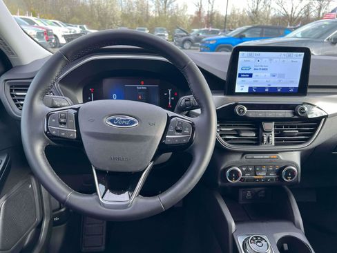 Used 2025 Ford Escape Active w/ Cold Weather Package AWD/4WD image 27