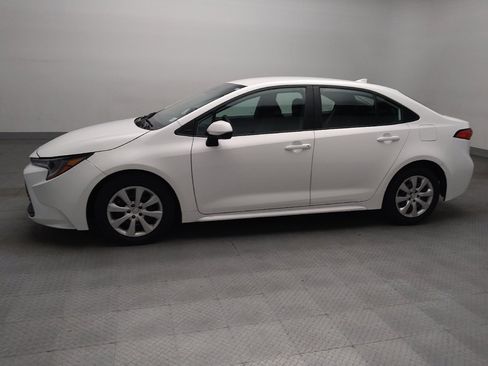 Used 2025 Toyota Corolla LE FWD image 2