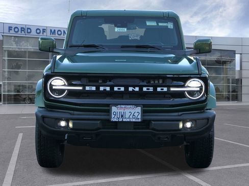 Used 2025 Ford Bronco Outer Banks image 9
