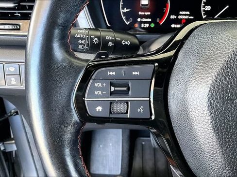 Used 2025 Honda Pilot TrailSport image 10