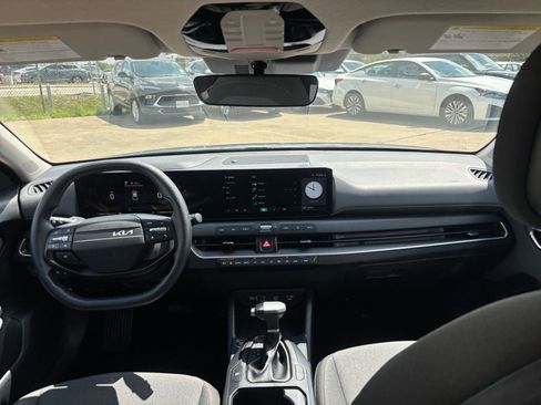 Used 2025 Kia K4 LXS FWD image 32