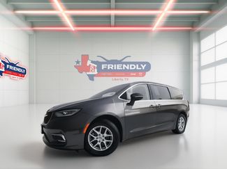 Used 2023 Chrysler Pacifica Touring-L FWD video 1