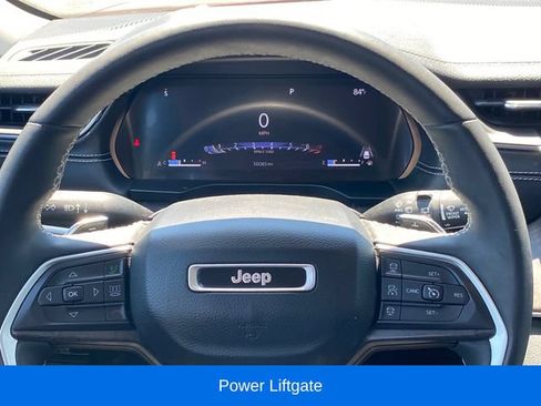 Used 2023 Jeep Grand Cherokee Limited AWD/4WD image 8