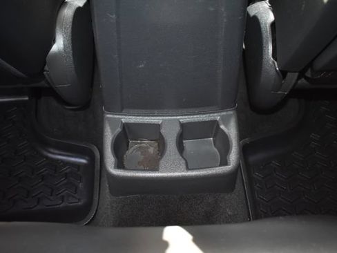 Used 2012 Jeep Liberty Sport AWD/4WD image 29