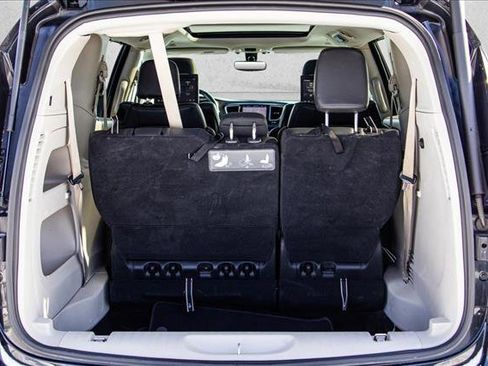 Used 2019 Chrysler Pacifica Touring-L Plus image 26