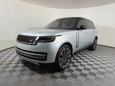 Used 2023 Land Rover Range Rover Long Wheelbase SE image 1