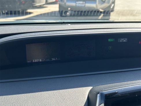 Used 2022 Toyota Prius L Eco image 28