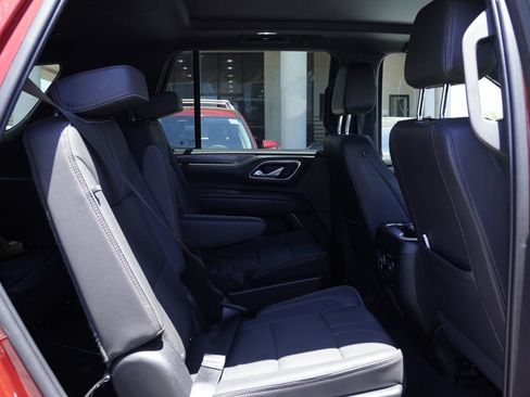 Used 2022 Chevrolet Tahoe RST w/ Luxury Package AWD/4WD image 24