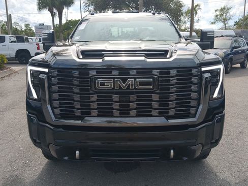 Used 2024 GMC Sierra 2500 Denali Ultimate image 3