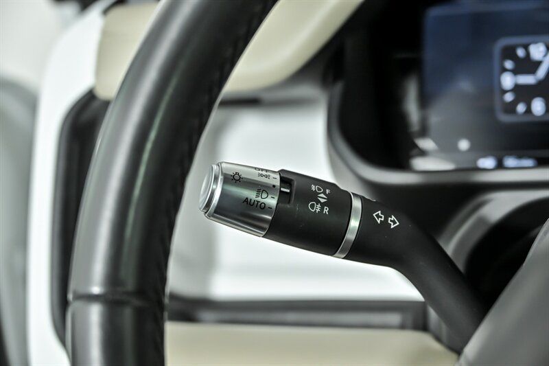 Used 2020 Land Rover Defender 110 HSE AWD/4WD image 23