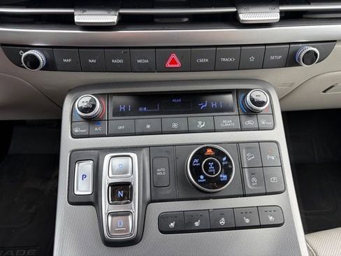 Used 2024 Hyundai Palisade Limited image 27