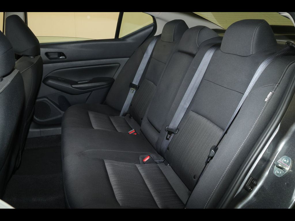 Used 2025 Nissan Altima 2.5 SV FWD image 27