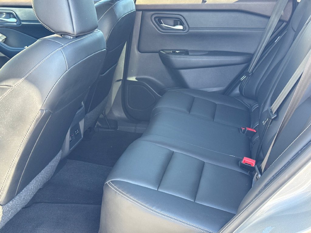 Used 2023 Nissan Rogue SL w/ SL Premium Package AWD/4WD image 16