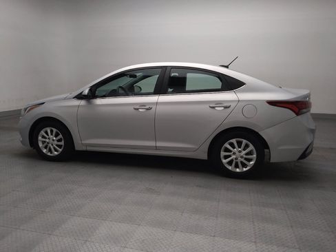 Used 2022 Hyundai Accent SEL FWD image 3