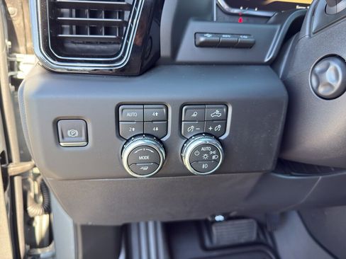 New 2026 GMC Sierra 1500 AT4 w/ Technology Package AWD/4WD image 16