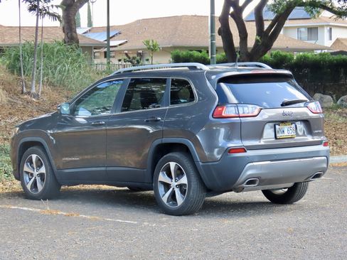 Used 2021 Jeep Cherokee Limited w/ Elite Package FWD image 7