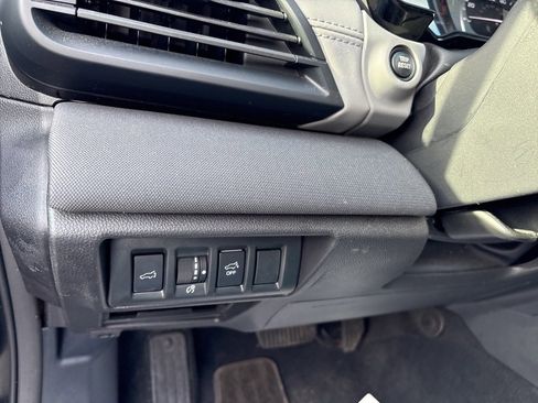 Used 2024 Subaru Outback Premium image 21