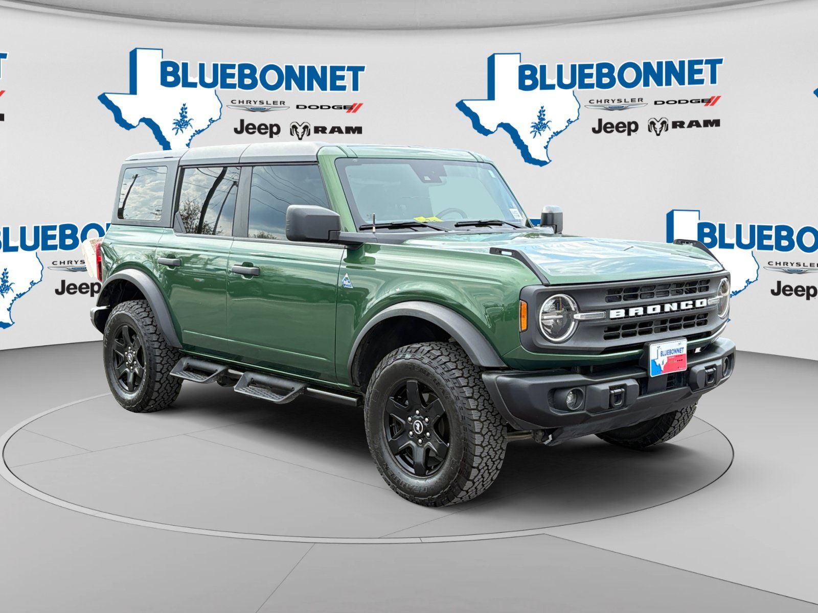 Used 2024 Ford Bronco Black Diamond AWD/4WD image 3
