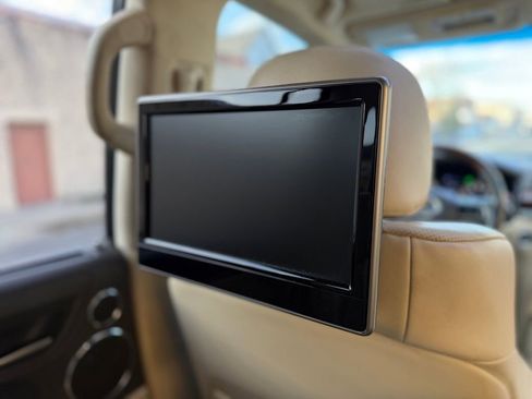 Used 2016 Lexus LX 570 4WD w/ Luxury Package image 33