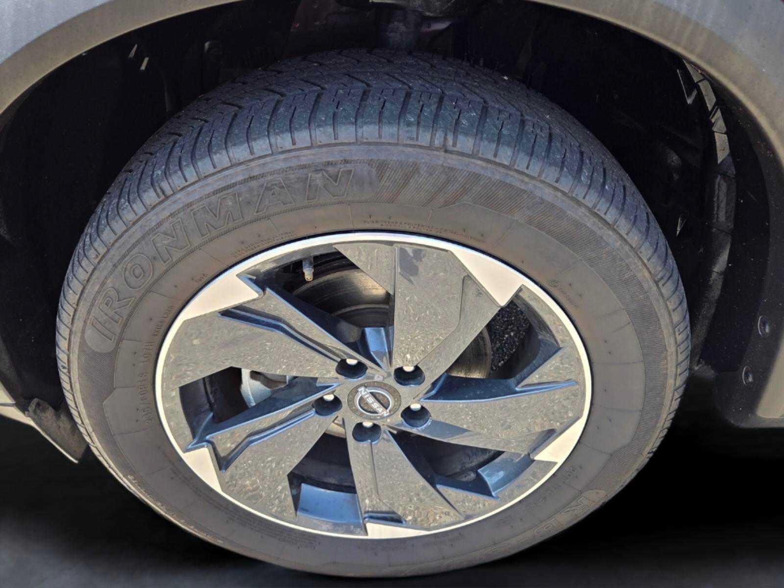 Used 2025 Nissan Rogue SV AWD/4WD image 15