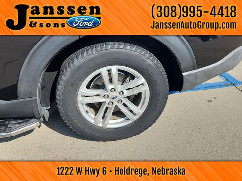 Used 2021 Ford Explorer XLT RWD image 16