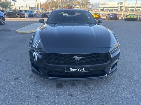 Used 2024 Ford Mustang Premium image 3