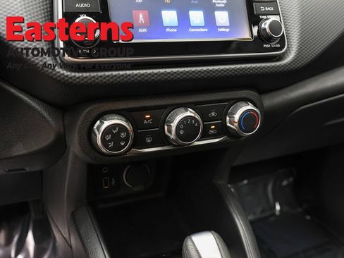 Used 2022 Nissan Kicks S FWD image 19
