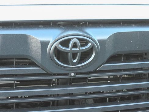 Used 2024 Toyota Tundra Limited AWD/4WD image 6