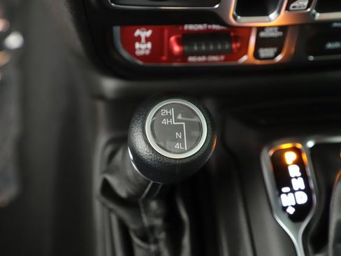 New 2026 Jeep Gladiator Rubicon w/ Technology Group image 15