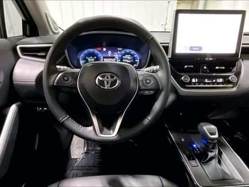 Certified 2026 Toyota Corolla Cross XLE w/ Convenience Package FWD image 6