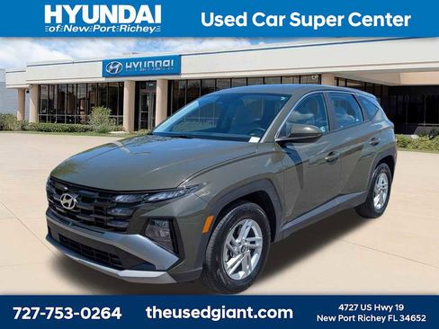 Used 2025 Hyundai Tucson SE FWD image 1