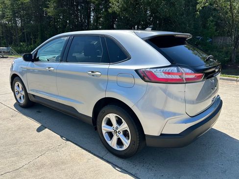 Used 2024 Ford Edge SE AWD/4WD image 3