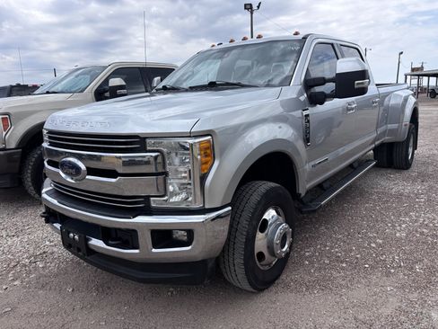 Used 2017 Ford F350 Lariat w/ Lariat Ultimate Package AWD/4WD image 2