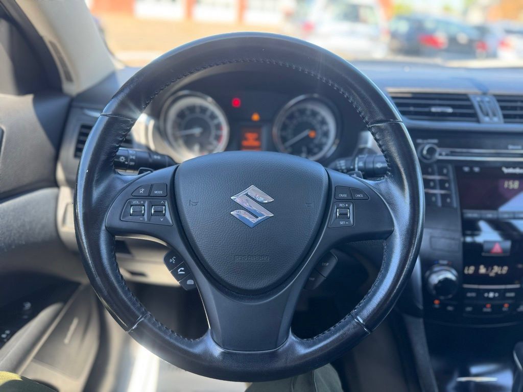 Used 2010 Suzuki Kizashi GTS FWD image 32