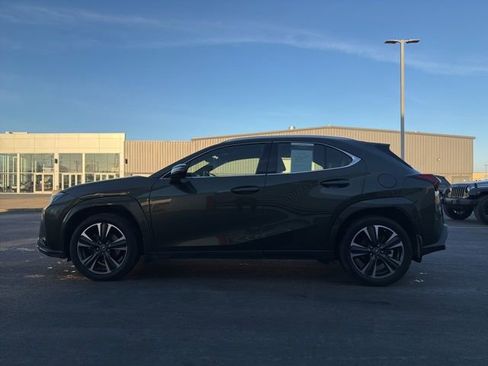 Used 2023 Lexus UX 250h AWD w/ Premium Package image 4