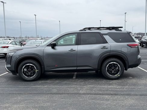 New 2026 Nissan Pathfinder SV image 7