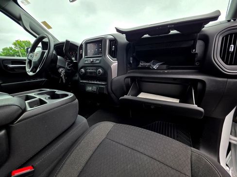 Used 2022 Chevrolet Silverado 1500 Custom AWD/4WD image 41