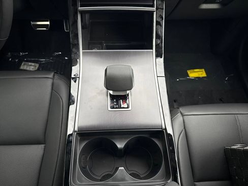 New 2026 Land Rover Range Rover Velar Dynamic SE image 24