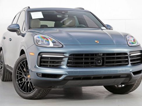 Used 2020 Porsche Cayenne S w/ Premium Package image 4