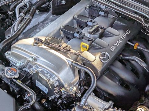 Certified 2025 MAZDA MX-5 Miata Club image 18