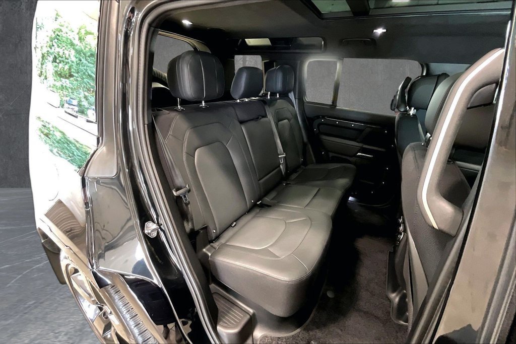 Certified 2025 Land Rover Defender 110 V8 AWD/4WD image 26